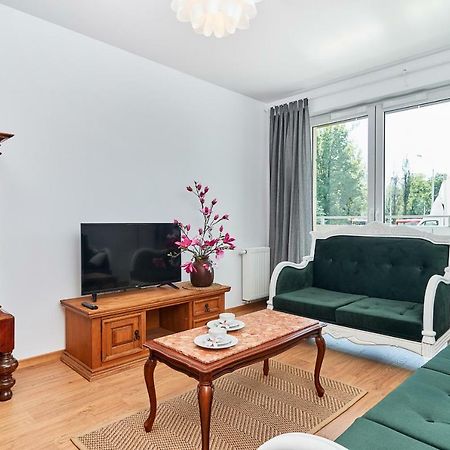 Vintage Apartment In New Estate With Parking - Krzyki Wroclaw By Noclegi Renters Екстер'єр фото