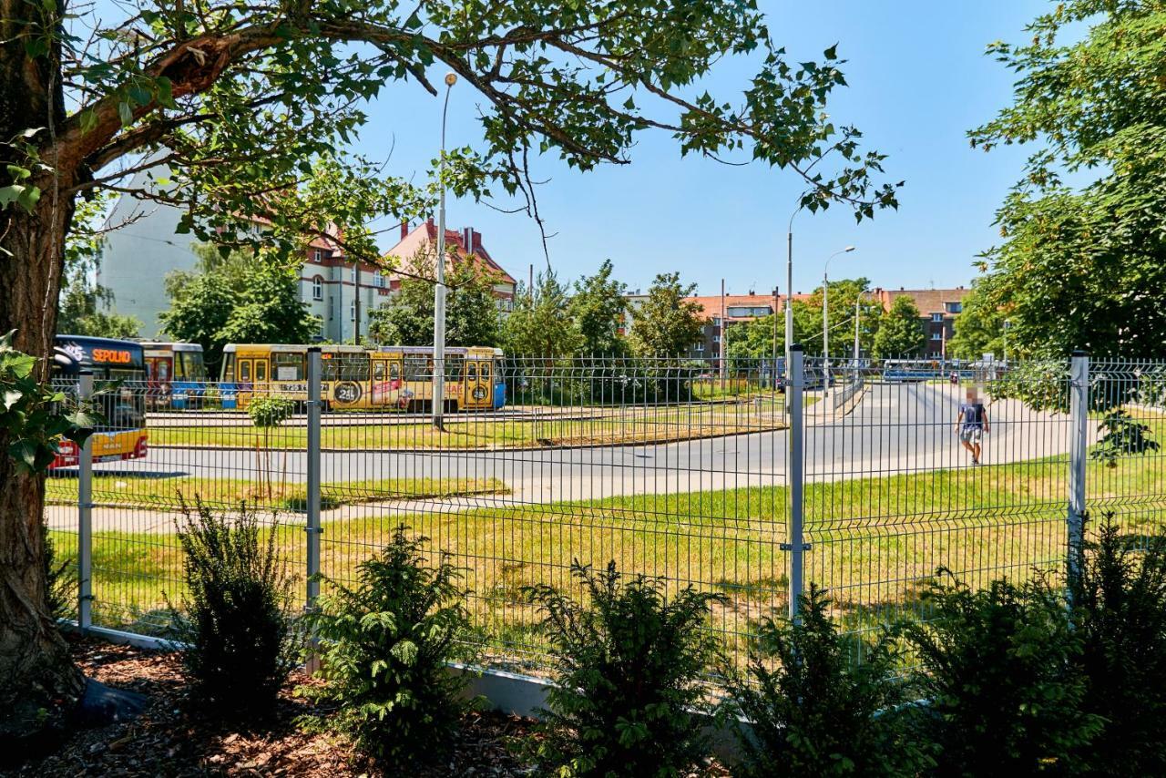 Vintage Apartment In New Estate With Parking - Krzyki Wroclaw By Noclegi Renters Екстер'єр фото