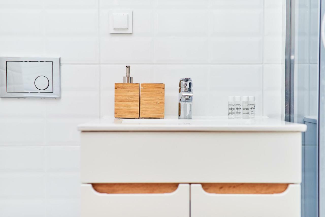Vintage Apartment In New Estate With Parking - Krzyki Wroclaw By Noclegi Renters Екстер'єр фото