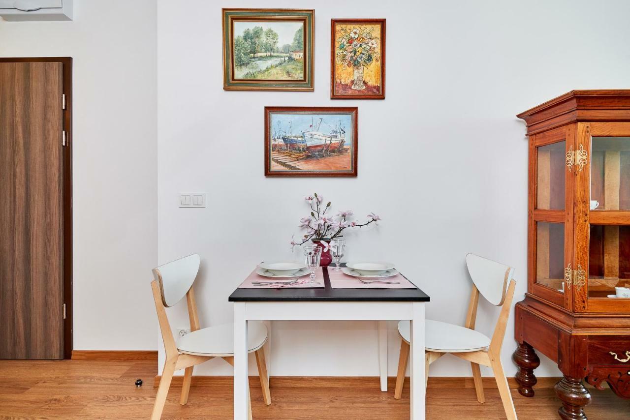Vintage Apartment In New Estate With Parking - Krzyki Wroclaw By Noclegi Renters Екстер'єр фото