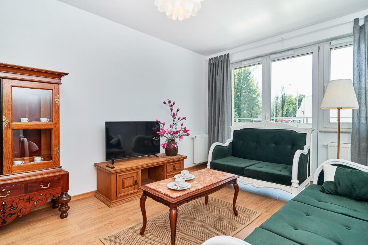Vintage Apartment In New Estate With Parking - Krzyki Wroclaw By Noclegi Renters Екстер'єр фото