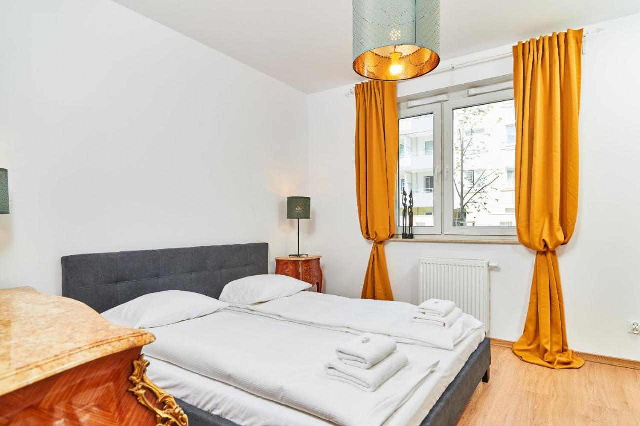 Vintage Apartment In New Estate With Parking - Krzyki Wroclaw By Noclegi Renters Екстер'єр фото